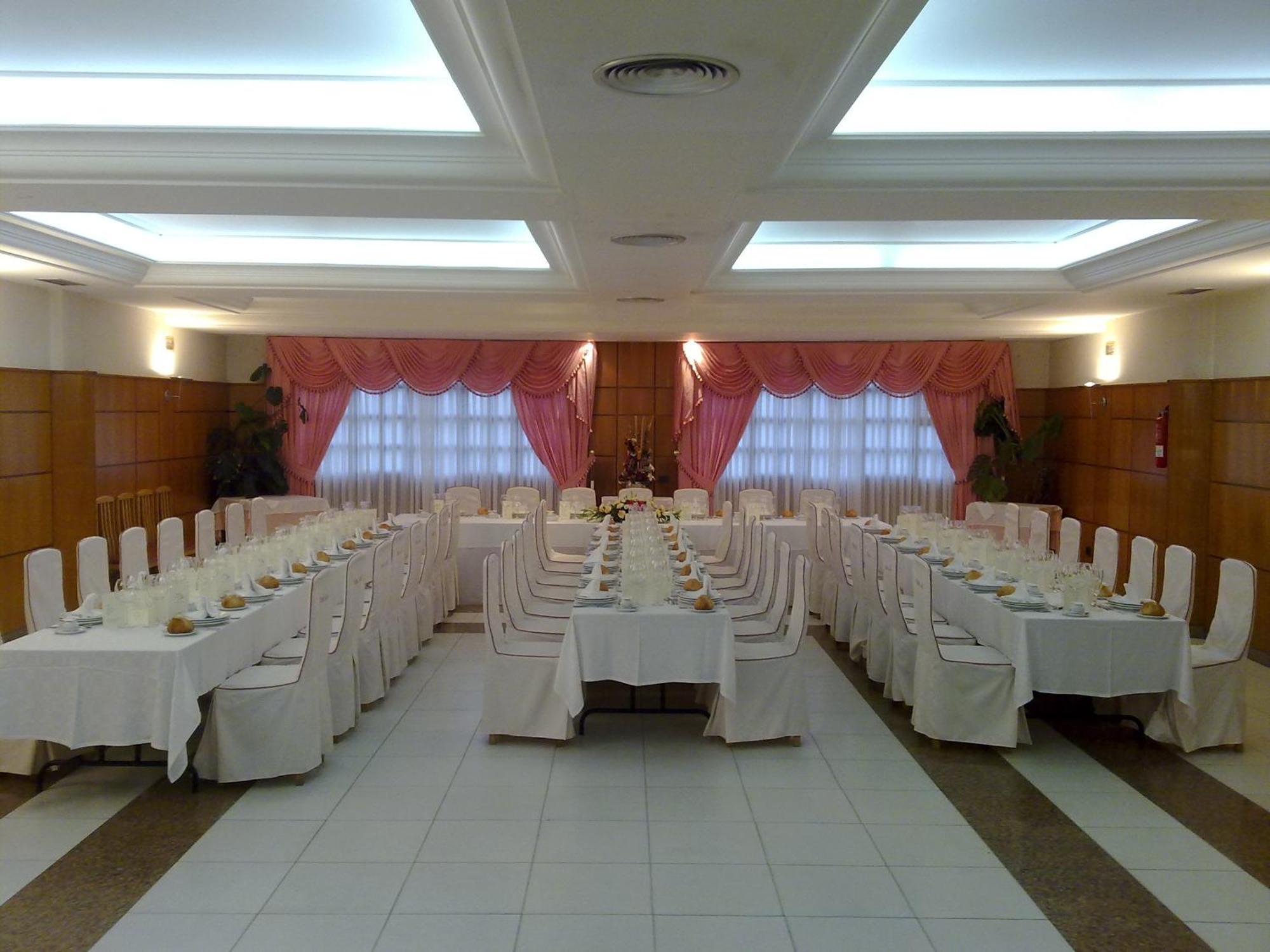 ויאלבה Hostal Restaurante Terra Cha מראה חיצוני תמונה