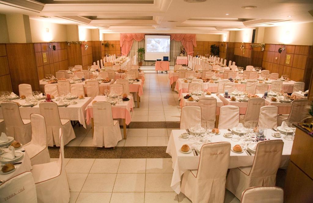 ויאלבה Hostal Restaurante Terra Cha מראה חיצוני תמונה